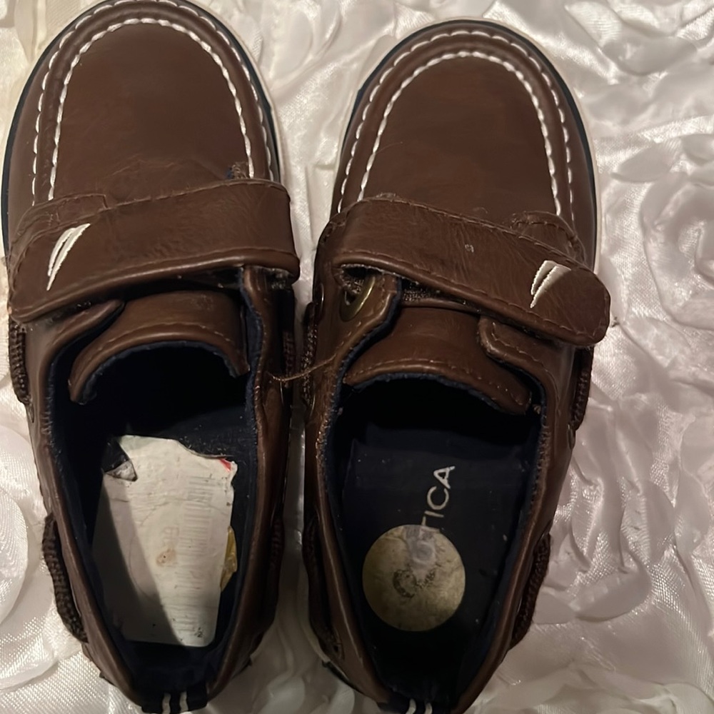 Gently used Nautica shoe size 8 for kids boys.